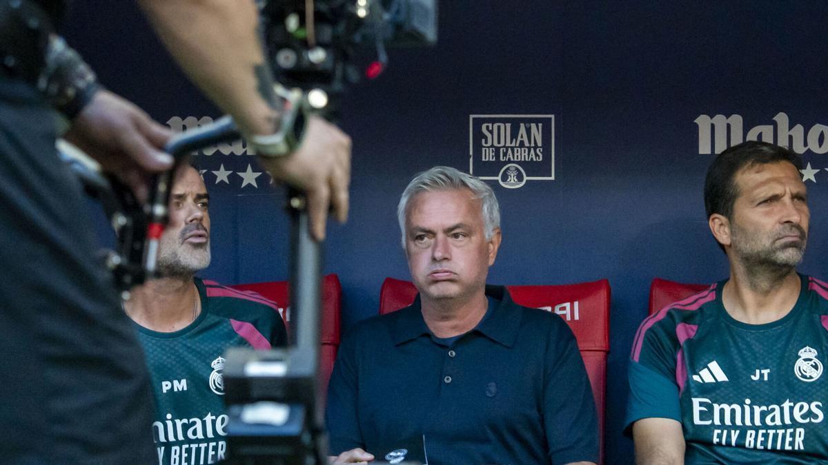 Góc Nhìn EA88: Mundo Deportivo: Mou không cứu được Real Madrid, Flick tạo ra số 9